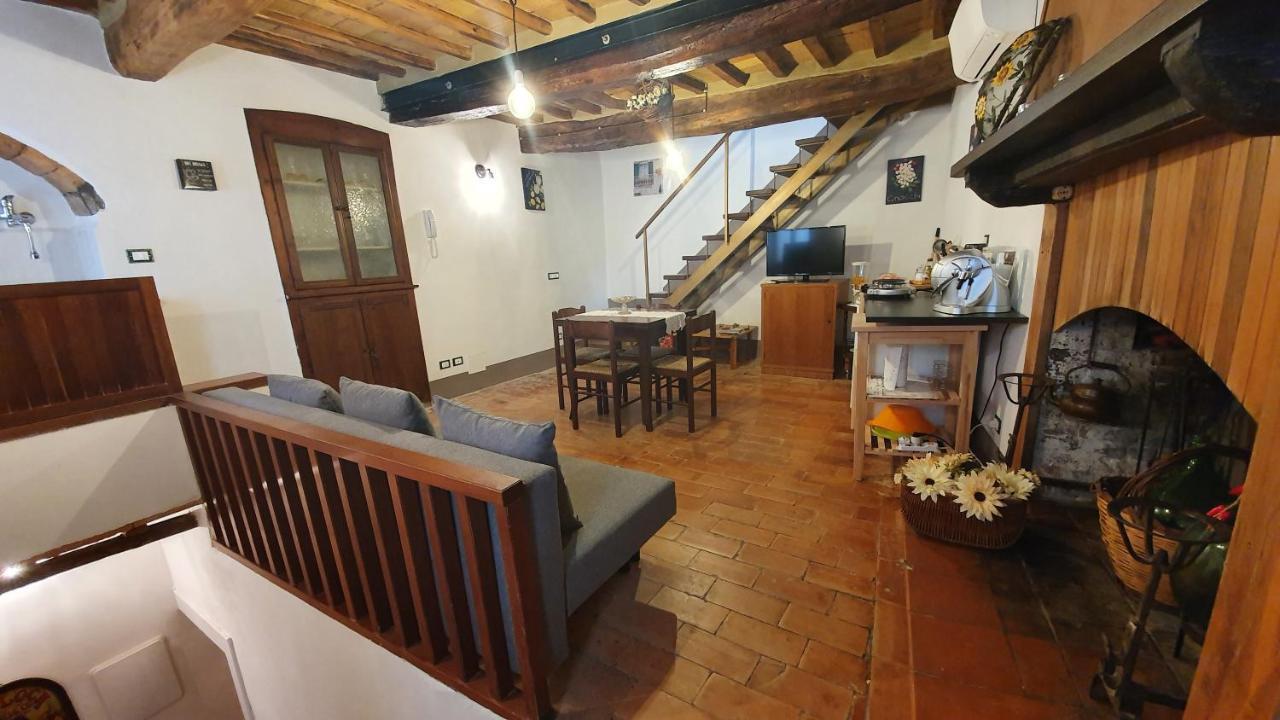 Le Casette Di Civitella- La Casa Di Rolando E Gina Leilighet Civitella Del Lago Eksteriør bilde