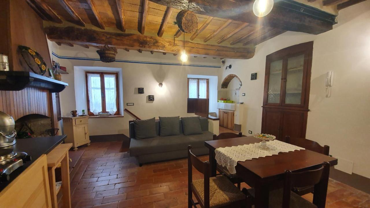 Le Casette Di Civitella- La Casa Di Rolando E Gina Leilighet Civitella Del Lago Eksteriør bilde